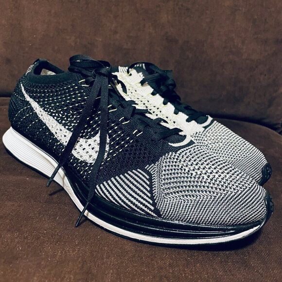 XLNT NIKE FLYKNIT RACER BLACK-WHITE-WHITE-VOLT SZ 13 US MEN 526628-011 47.5 EUR - Picture 1 of 10